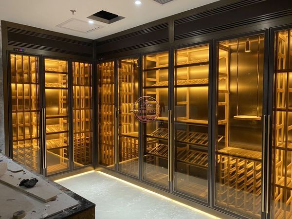 深圳罗湖地王大厦定制U型不锈钢恒温酒柜案例
